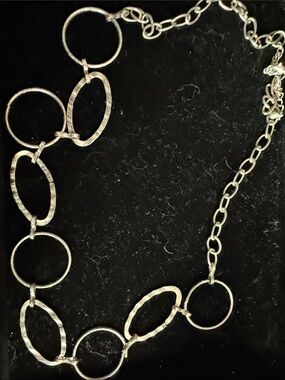 Hammered Silver Link Necklace - Modern Open Circle Design